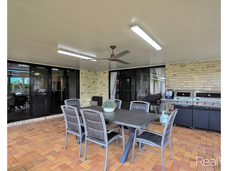 27 Chancellor Drive, Avenell Heights QLD 4670