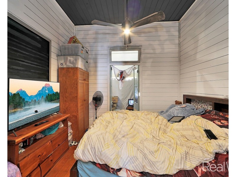 8 Bell Street, Bundaberg South QLD 4670