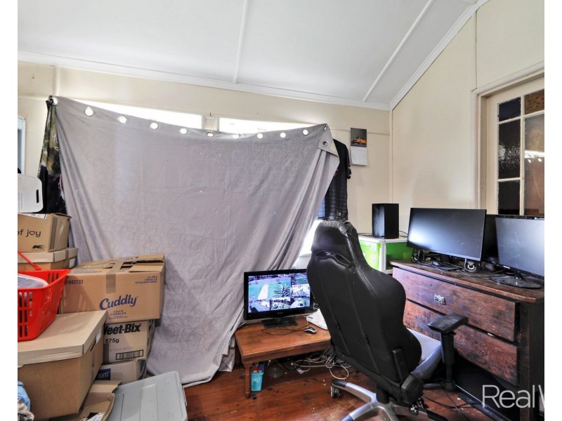 8 Bell Street, Bundaberg South QLD 4670