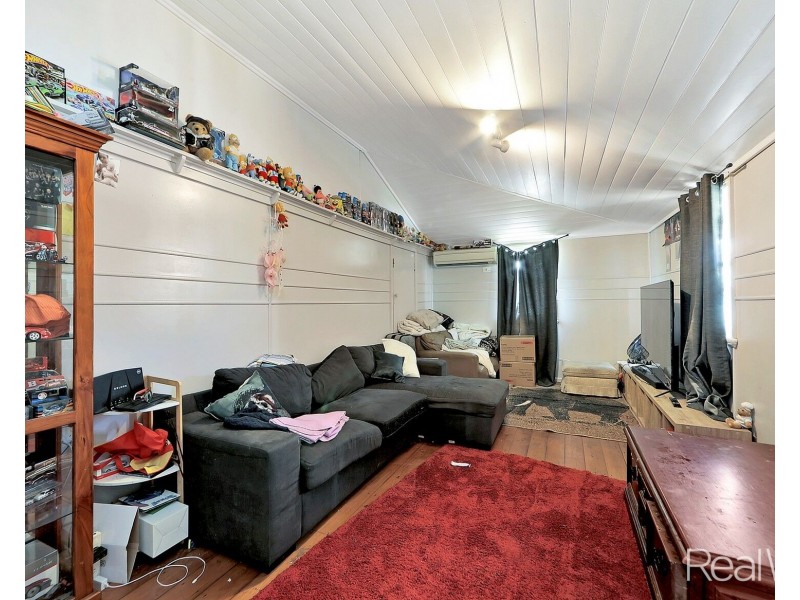 8 Bell Street, Bundaberg South QLD 4670