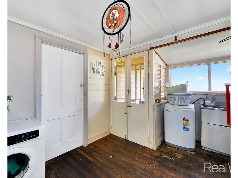 8 Bell Street, Bundaberg South QLD 4670