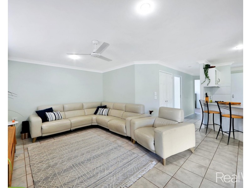 10 Chancellor Drive, Avenell Heights QLD 4670