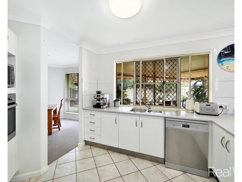 10 Chancellor Drive, Avenell Heights QLD 4670