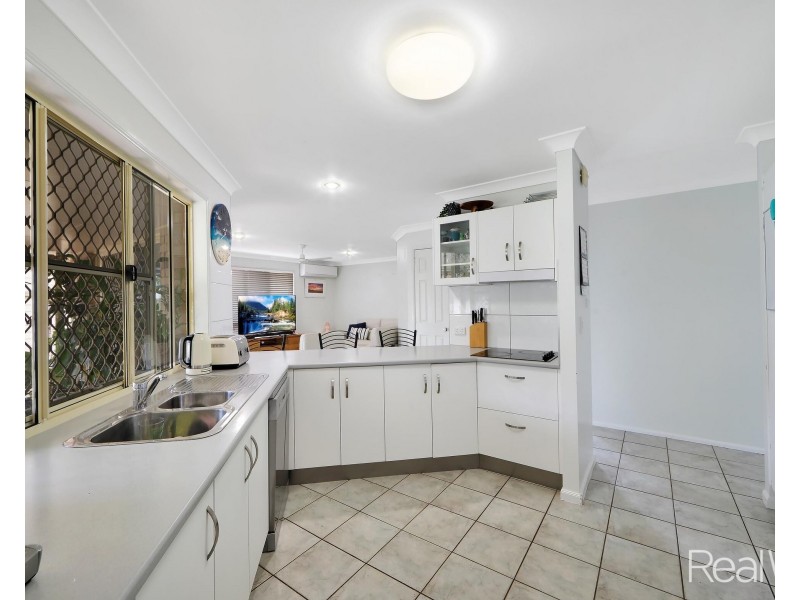 10 Chancellor Drive, Avenell Heights QLD 4670