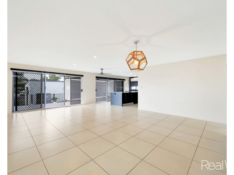 4 Camplin Court, Branyan QLD 4670