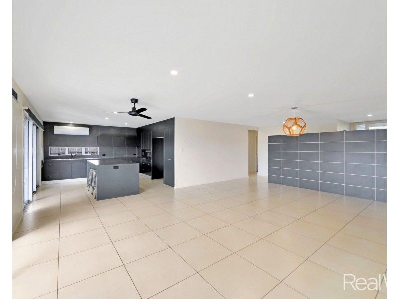 4 Camplin Court, Branyan QLD 4670