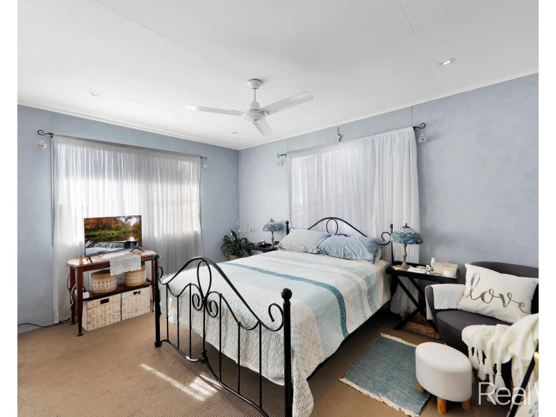 54 Vasey Street, Avenell Heights QLD 4670