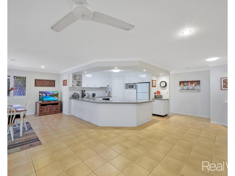 80 Chancellor Drive, Avenell Heights QLD 4670