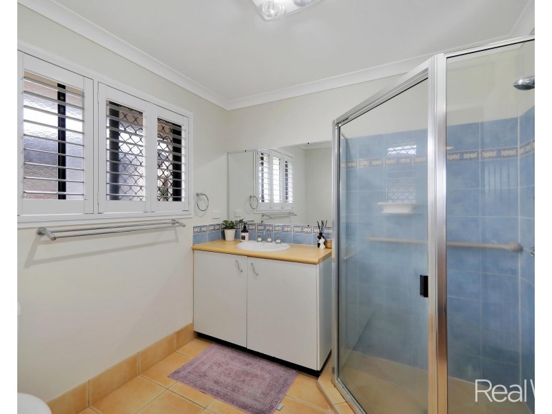 80 Chancellor Drive, Avenell Heights QLD 4670