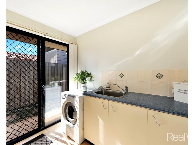 80 Chancellor Drive, Avenell Heights QLD 4670