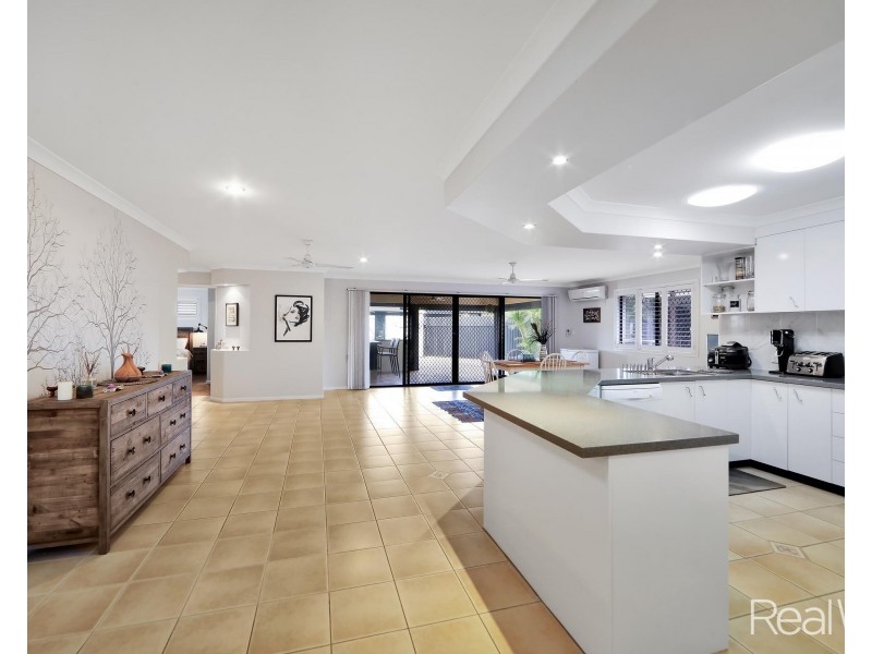 80 Chancellor Drive, Avenell Heights QLD 4670