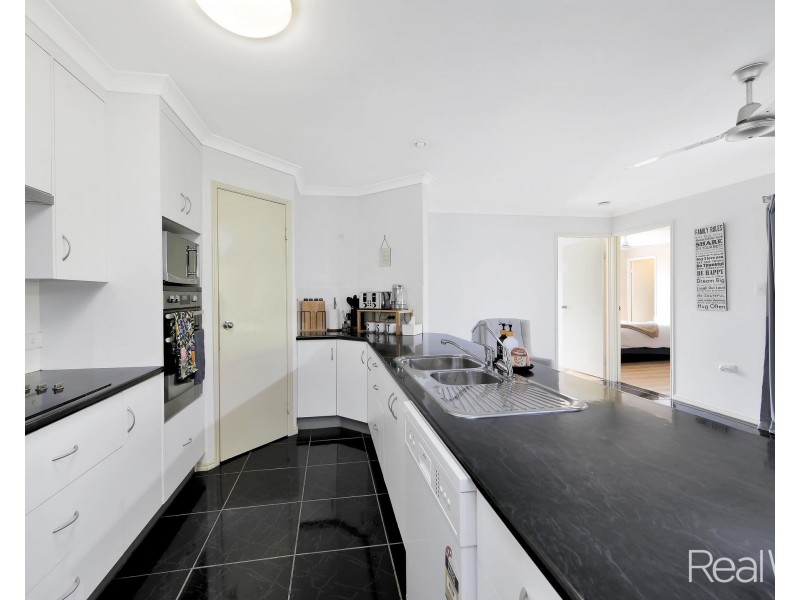 17 Pinto Avenue, Branyan QLD 4670