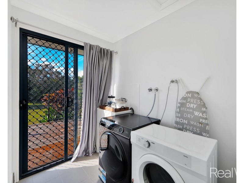 17 Pinto Avenue, Branyan QLD 4670