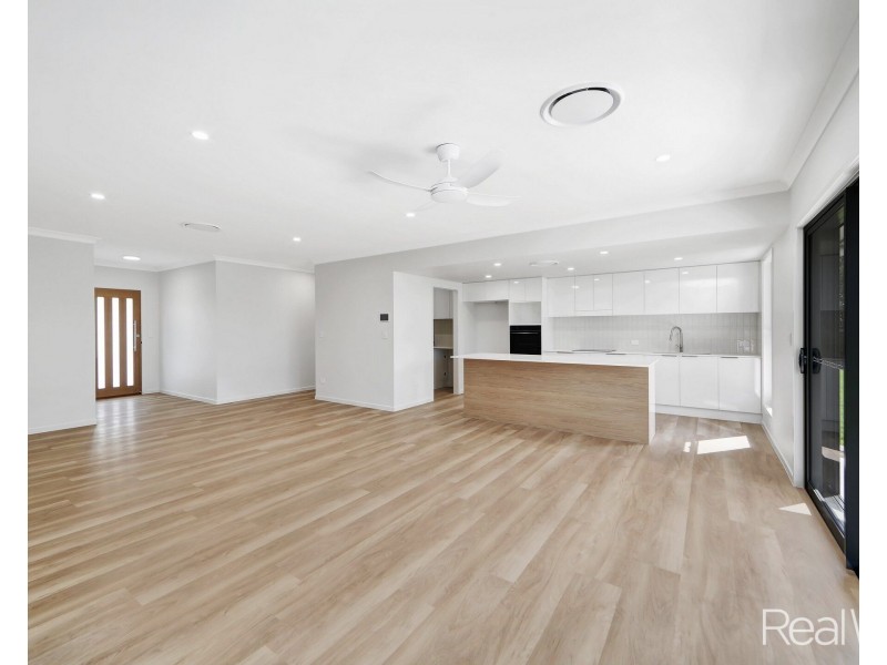 1 Ridge Road, Branyan QLD 4670