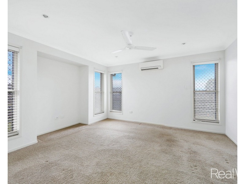 12 Linderberg Street, Kalkie QLD 4670