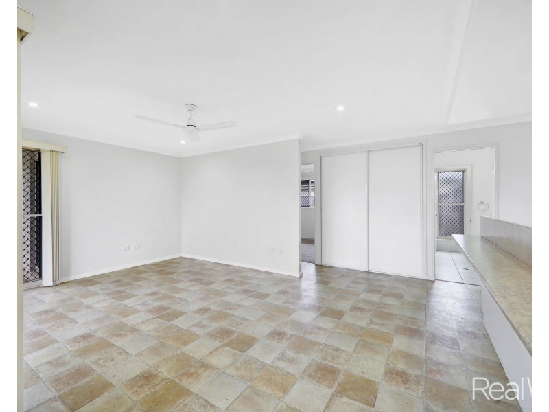 12 Linderberg Street, Kalkie QLD 4670