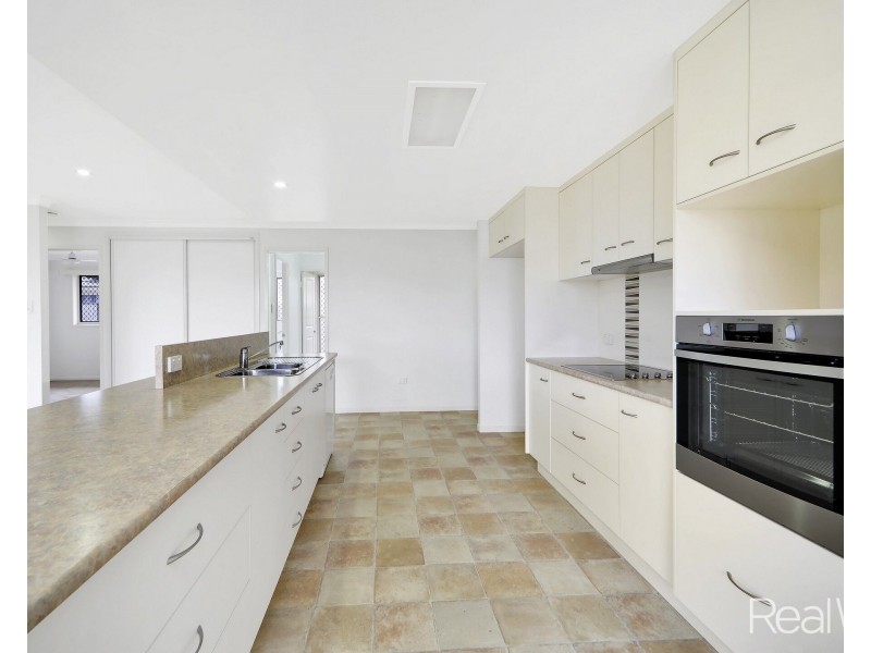 12 Linderberg Street, Kalkie QLD 4670