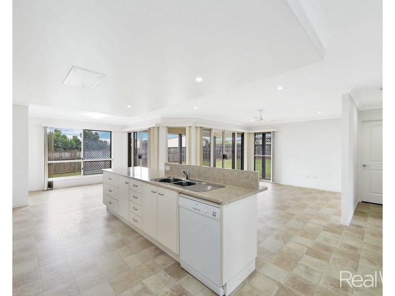 12 Linderberg Street, Kalkie QLD 4670