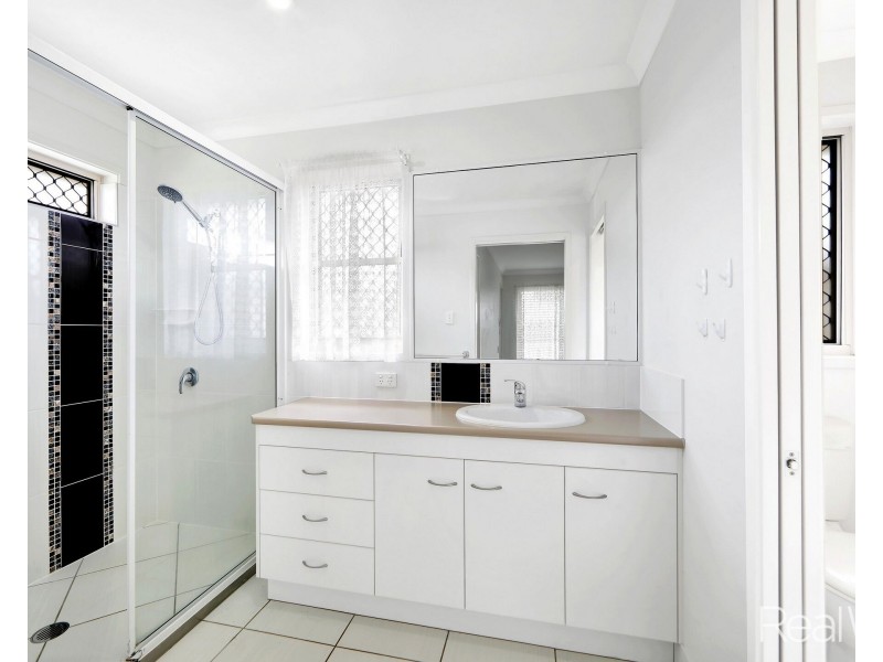 12 Linderberg Street, Kalkie QLD 4670