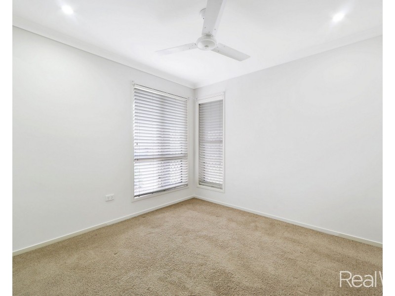 12 Linderberg Street, Kalkie QLD 4670