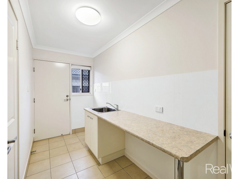 12 Linderberg Street, Kalkie QLD 4670