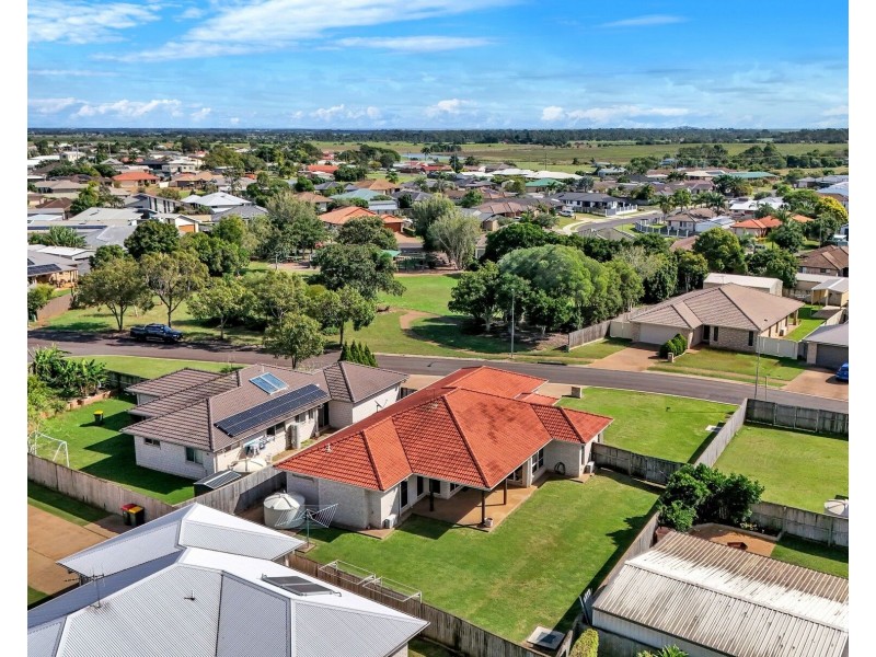 12 Linderberg Street, Kalkie QLD 4670