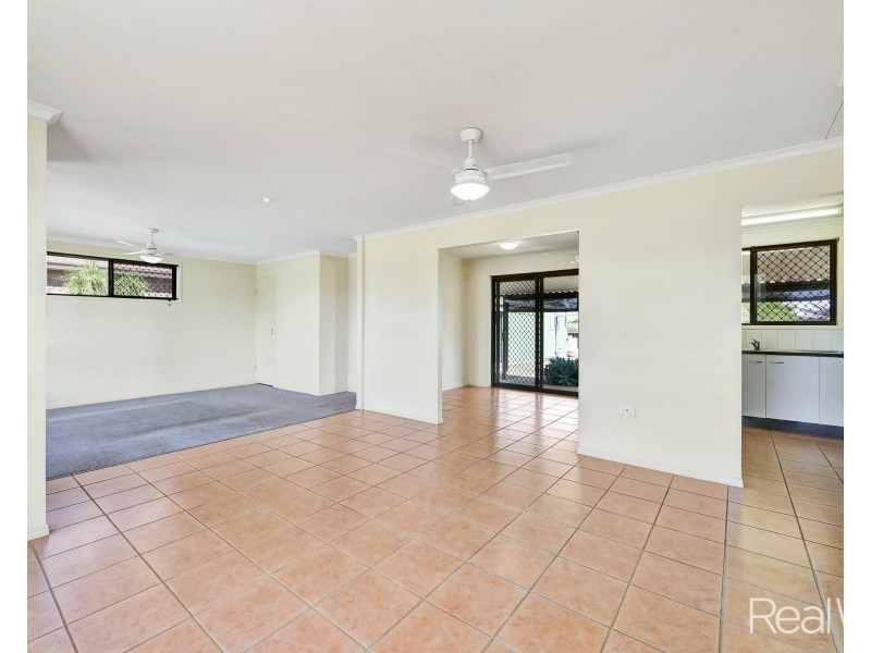 12 Dickinson Street, Burnett Heads QLD 4670