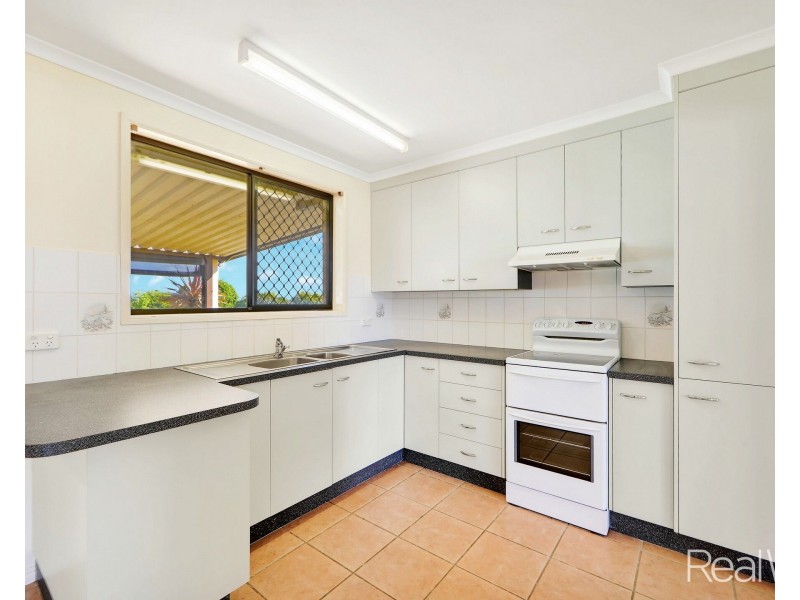 12 Dickinson Street, Burnett Heads QLD 4670