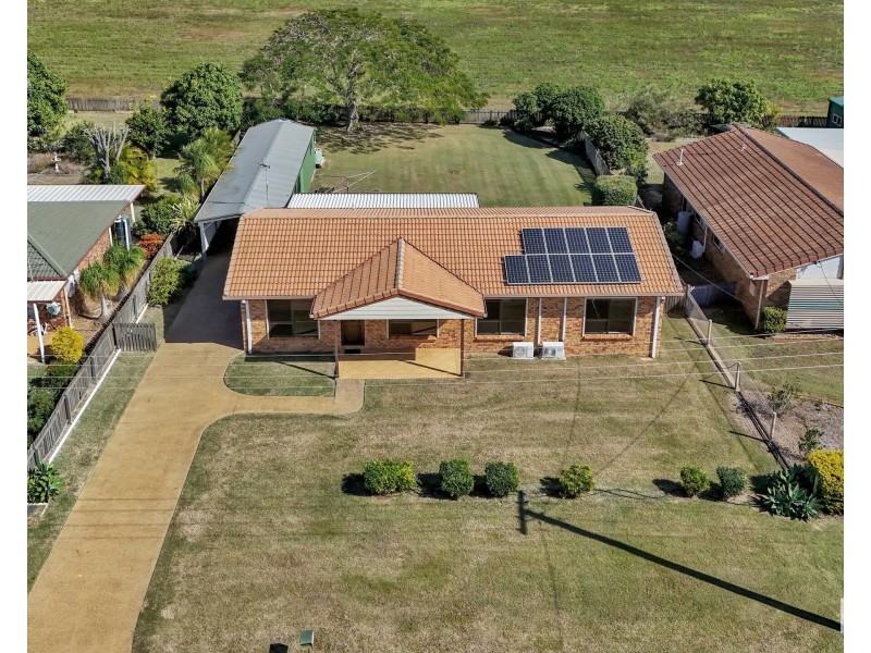 12 Dickinson Street, Burnett Heads QLD 4670