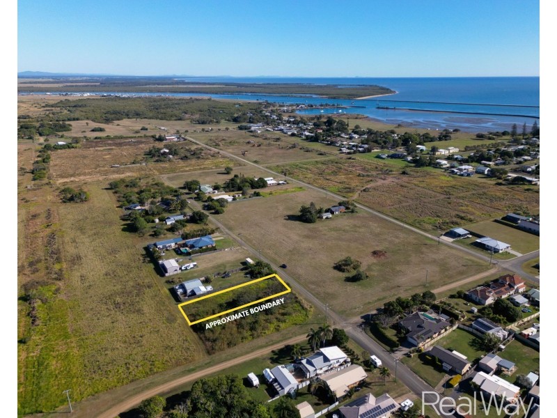 21 Hansen Street, Burnett Heads QLD 4670