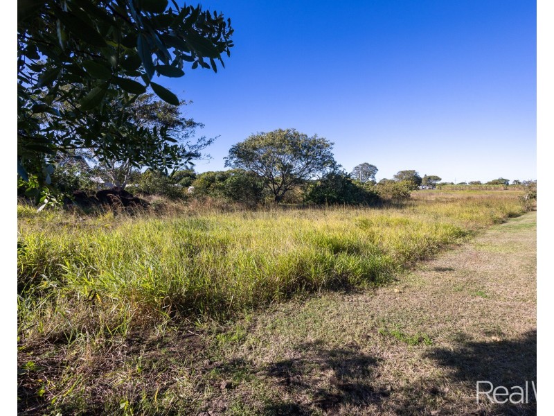 21 Hansen Street, Burnett Heads QLD 4670