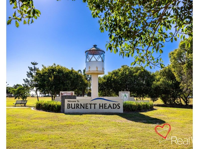 21 Hansen Street, Burnett Heads QLD 4670