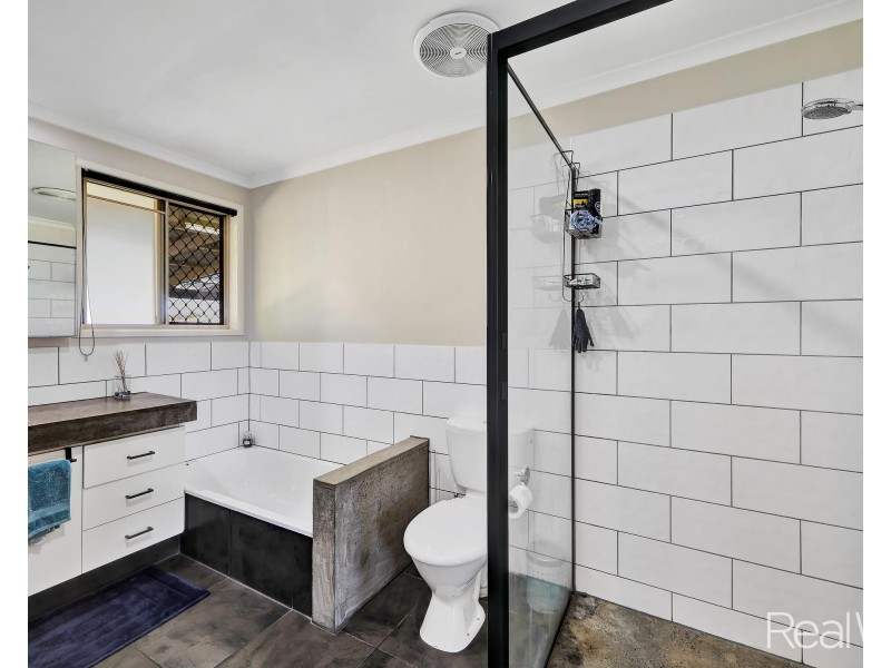 4 Regal Court, Millbank QLD 4670