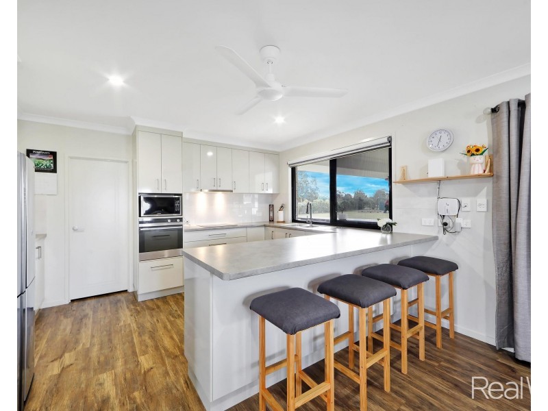 4 Eungella Court, Branyan QLD 4670