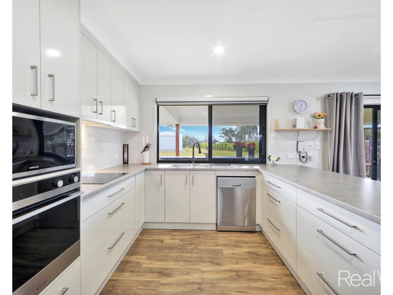 4 Eungella Court, Branyan QLD 4670