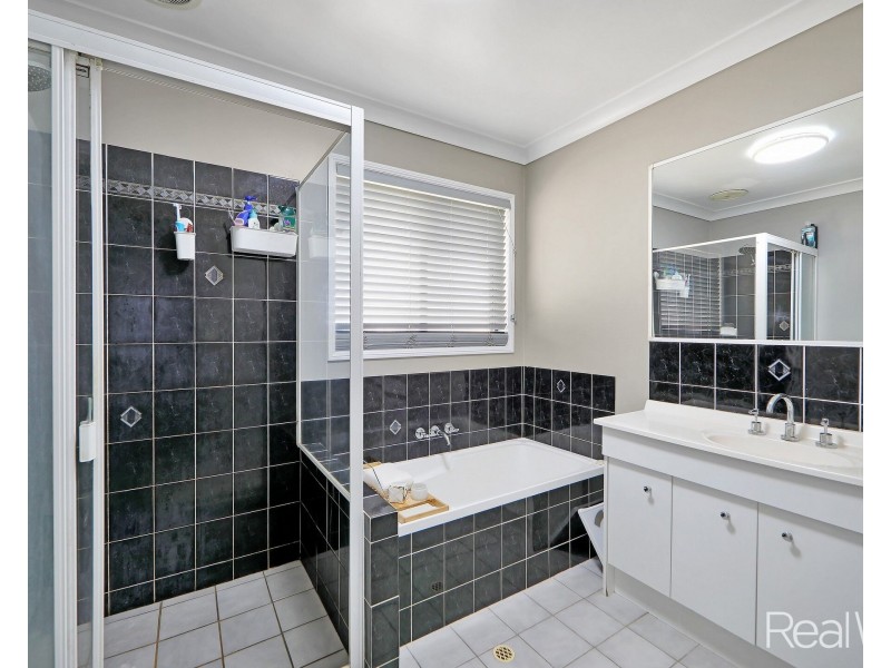 42 Heaps Street, Avenell Heights QLD 4670