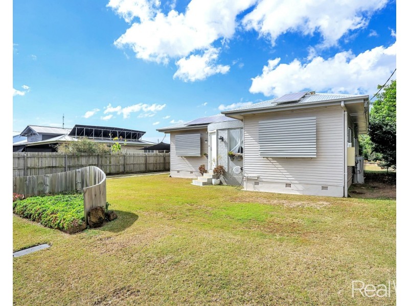 30 Bates Street, Svensson Heights QLD 4670