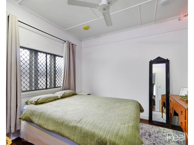 30 Bates Street, Svensson Heights QLD 4670