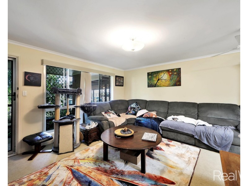 6 Peatey Street, Kepnock QLD 4670
