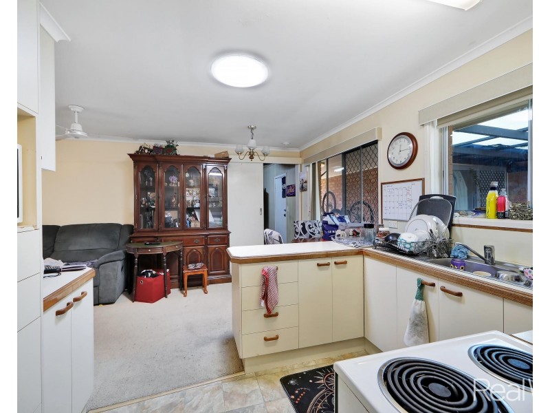 6 Peatey Street, Kepnock QLD 4670