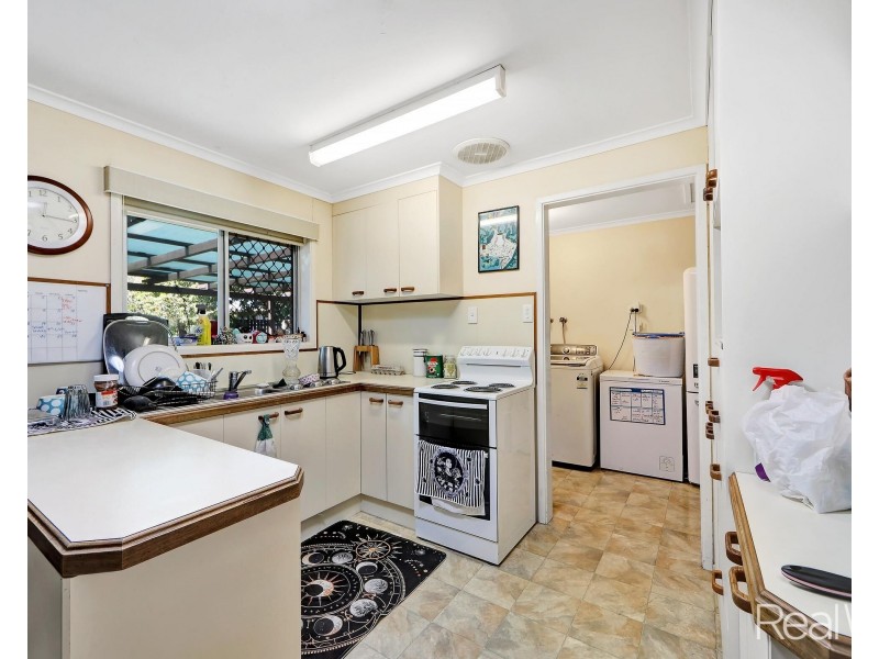6 Peatey Street, Kepnock QLD 4670