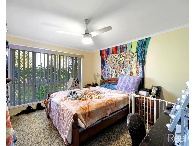 6 Peatey Street, Kepnock QLD 4670