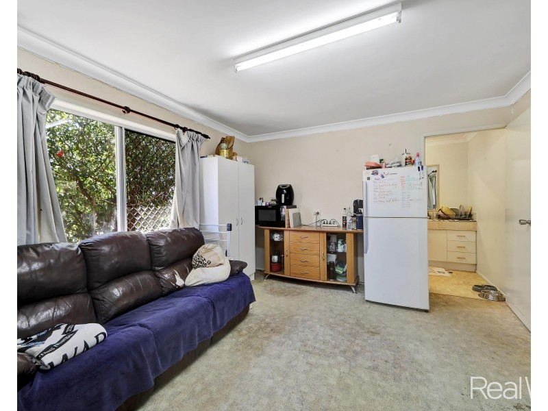 6 Peatey Street, Kepnock QLD 4670