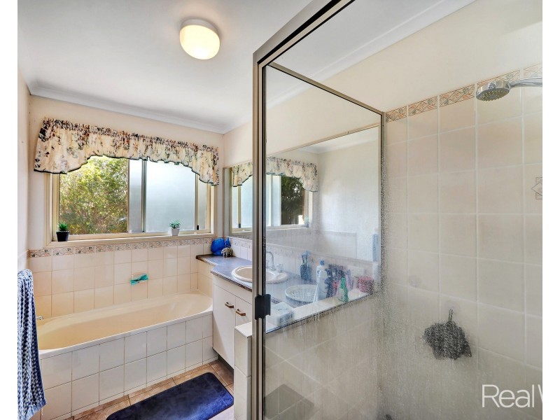 4 Wardrop Court, Svensson Heights QLD 4670