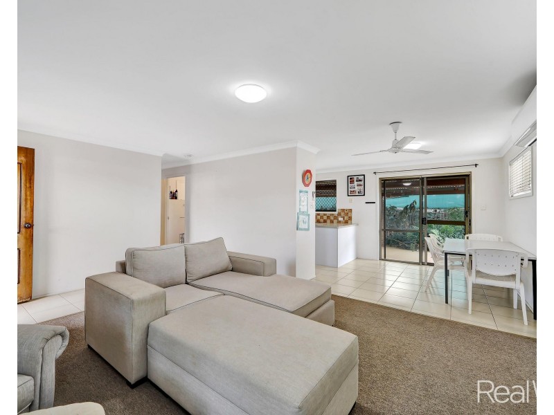 7 Pecton Place, Avenell Heights QLD 4670