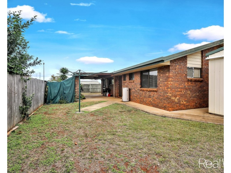 7 Pecton Place, Avenell Heights QLD 4670