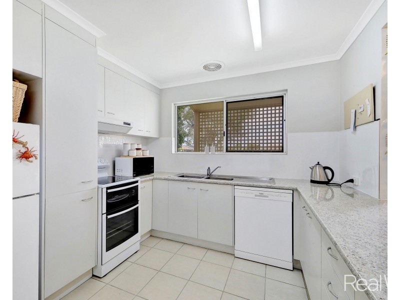 6/15 Thabeban Street, Avenell Heights QLD 4670