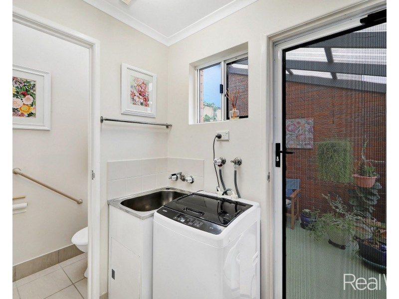 6/15 Thabeban Street, Avenell Heights QLD 4670