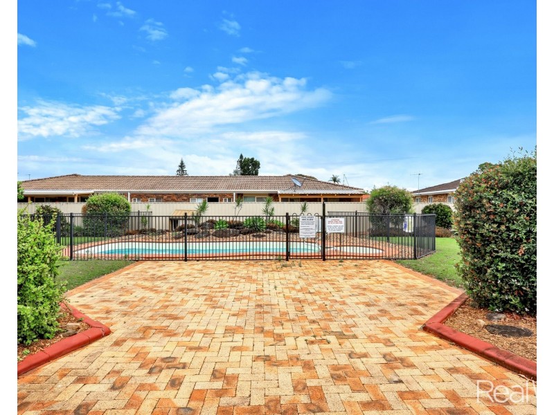 6/15 Thabeban Street, Avenell Heights QLD 4670