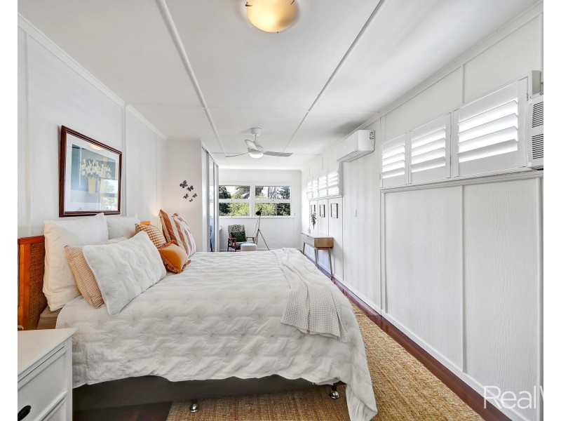 10 Svensson Street, Svensson Heights QLD 4670